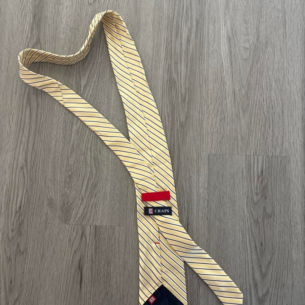 Chaps yellow tie with thin